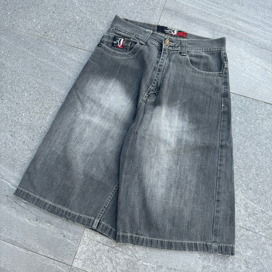 beaut 3jorts - 30x14”