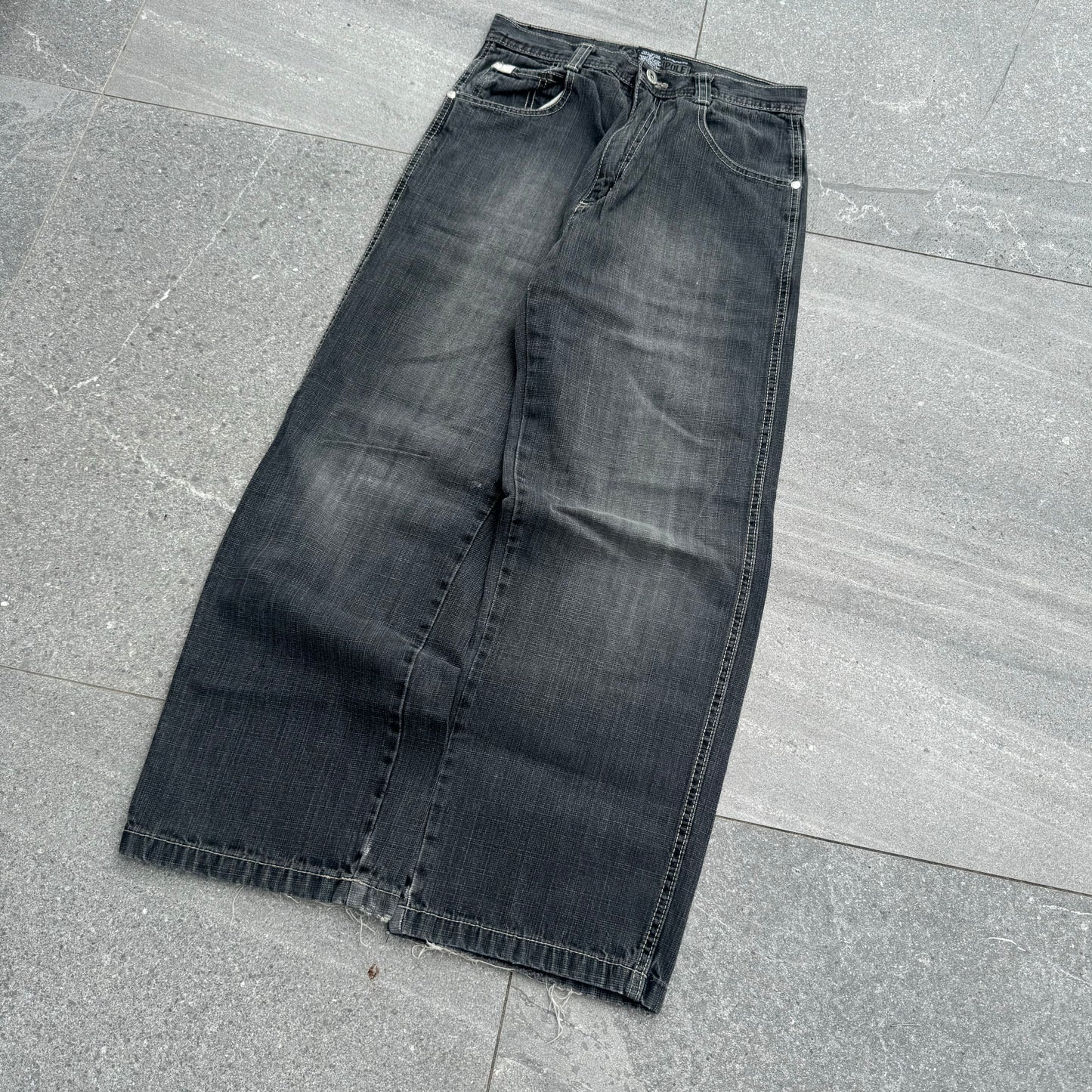 southpole sand fades - 28x28”