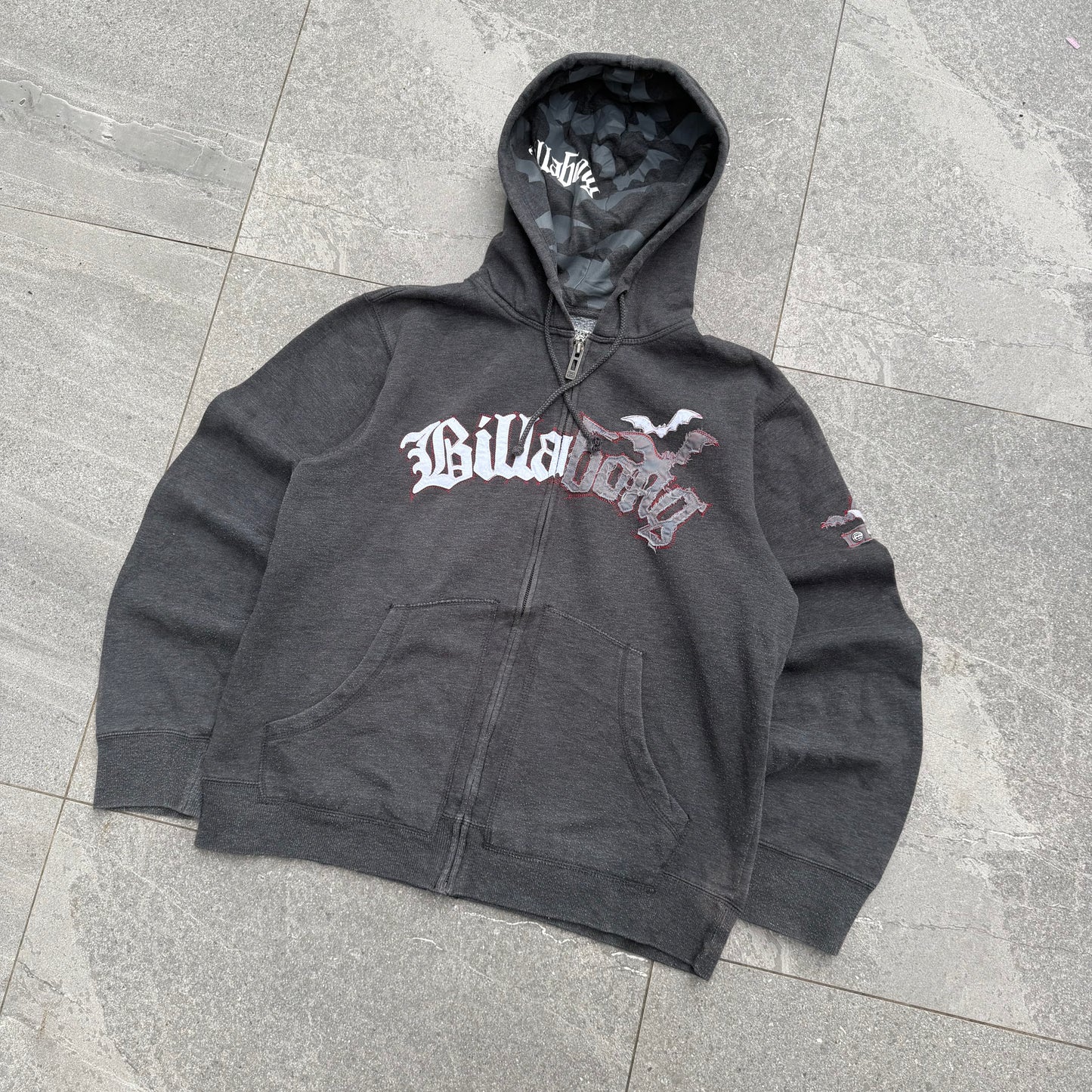 batman wish his suits were nearly as hard as this billabong bat hoodie 🦇 size M