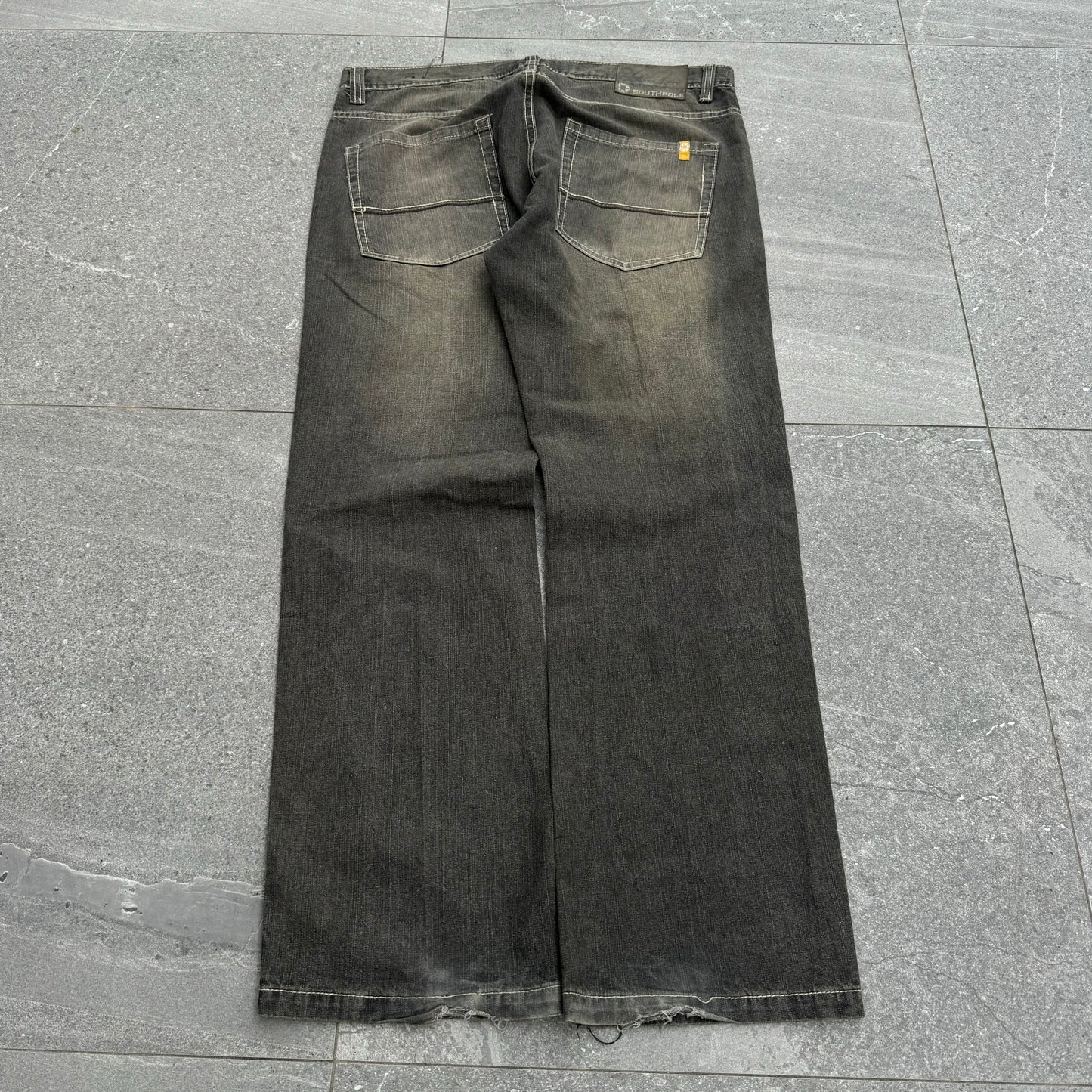 southpole sand fades - 38x32”