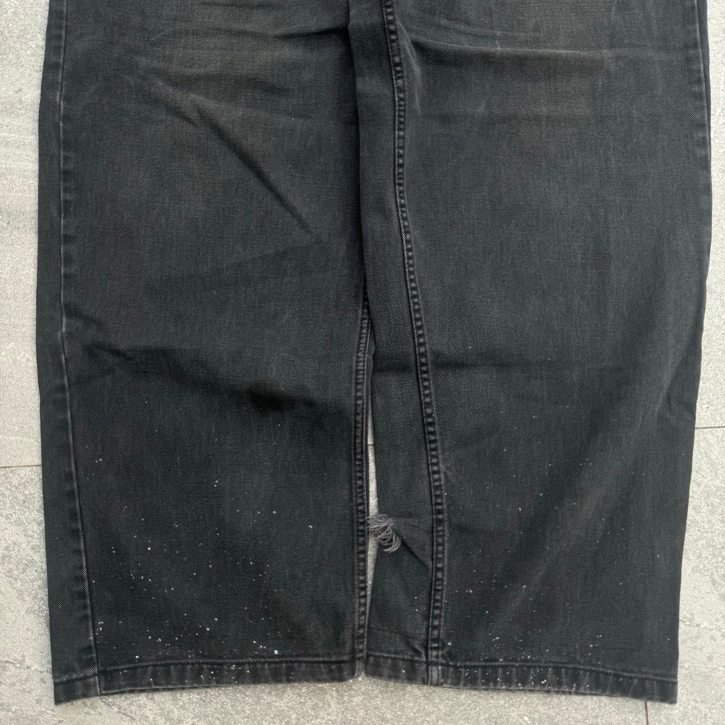 fattest black southpoles - 42x32”