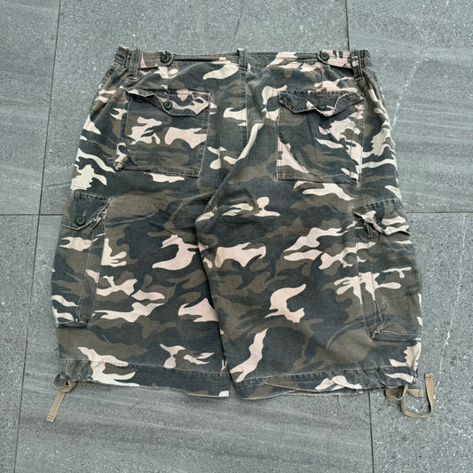 insane camo shorts - 40”