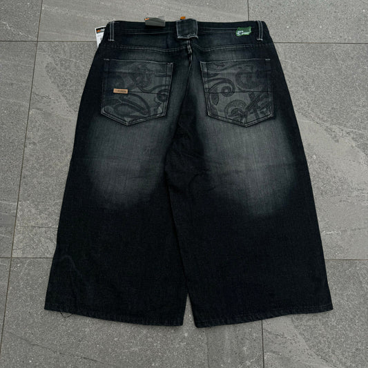 beaaaautiful laser engraved akademiks jorts - sizes 38”