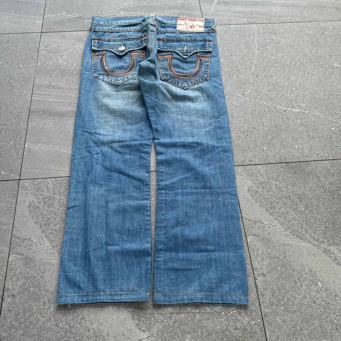 calm trueys - 34x30”