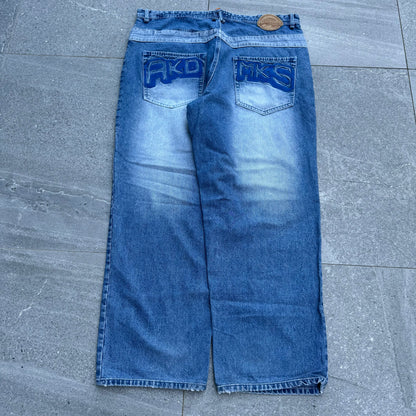 akademiks jeans - 40”