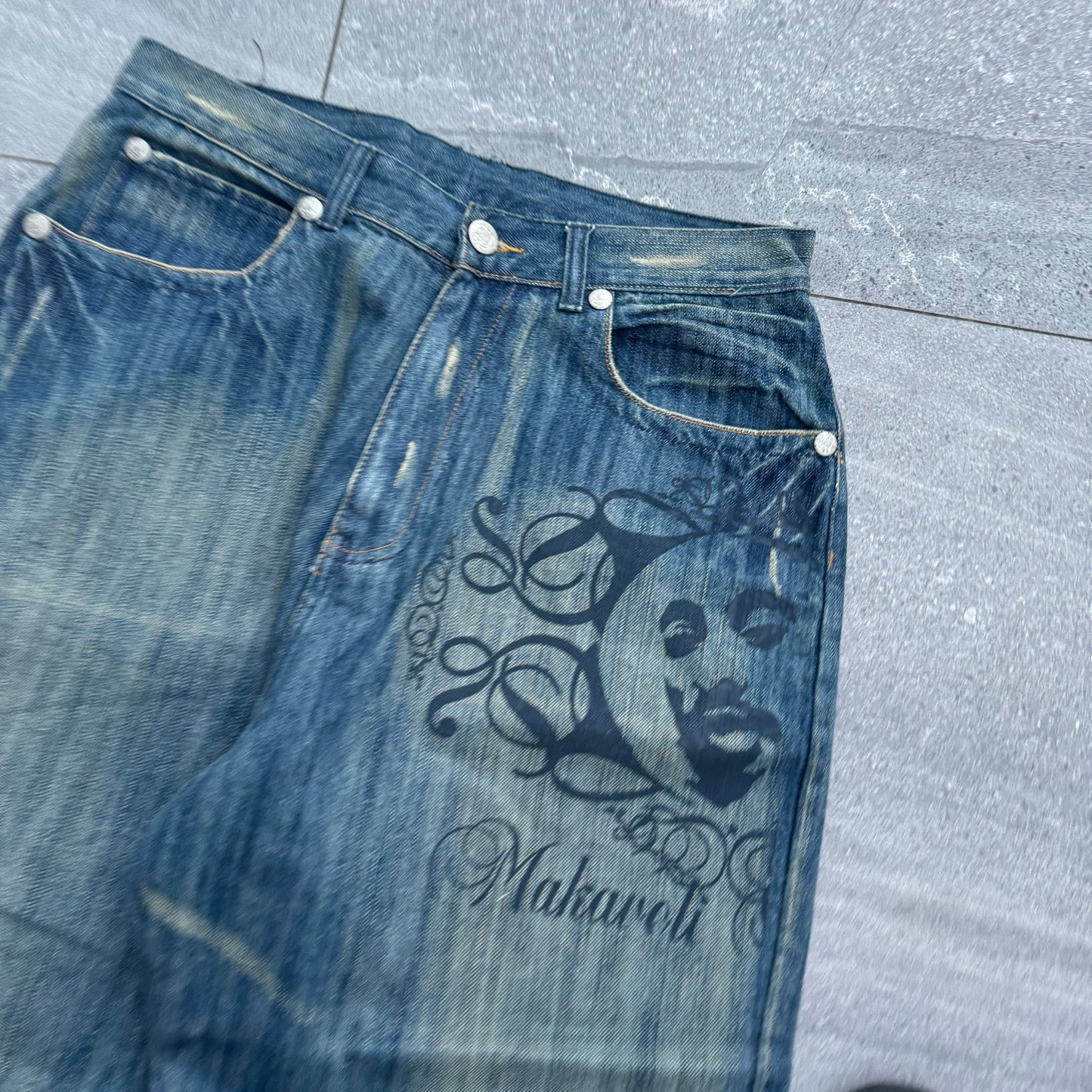 interesting tupac jeans - 34x25”