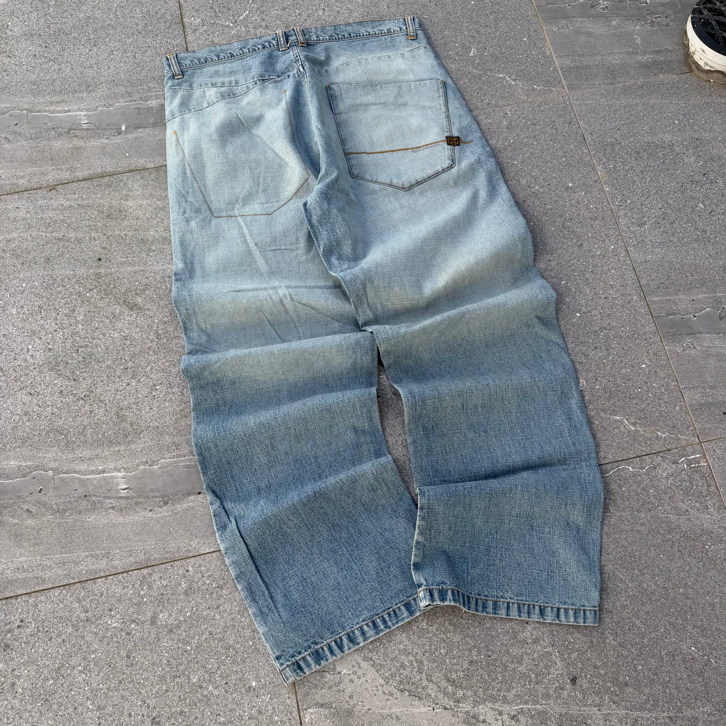 PHAT billabong light wash denims - 34x32”