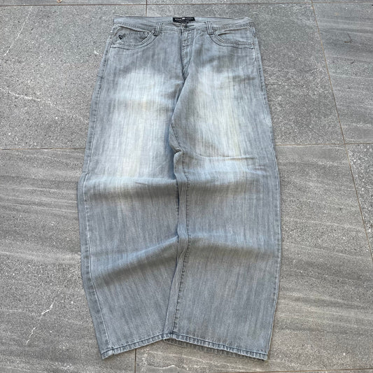 ecko concrete fades - 38x32”