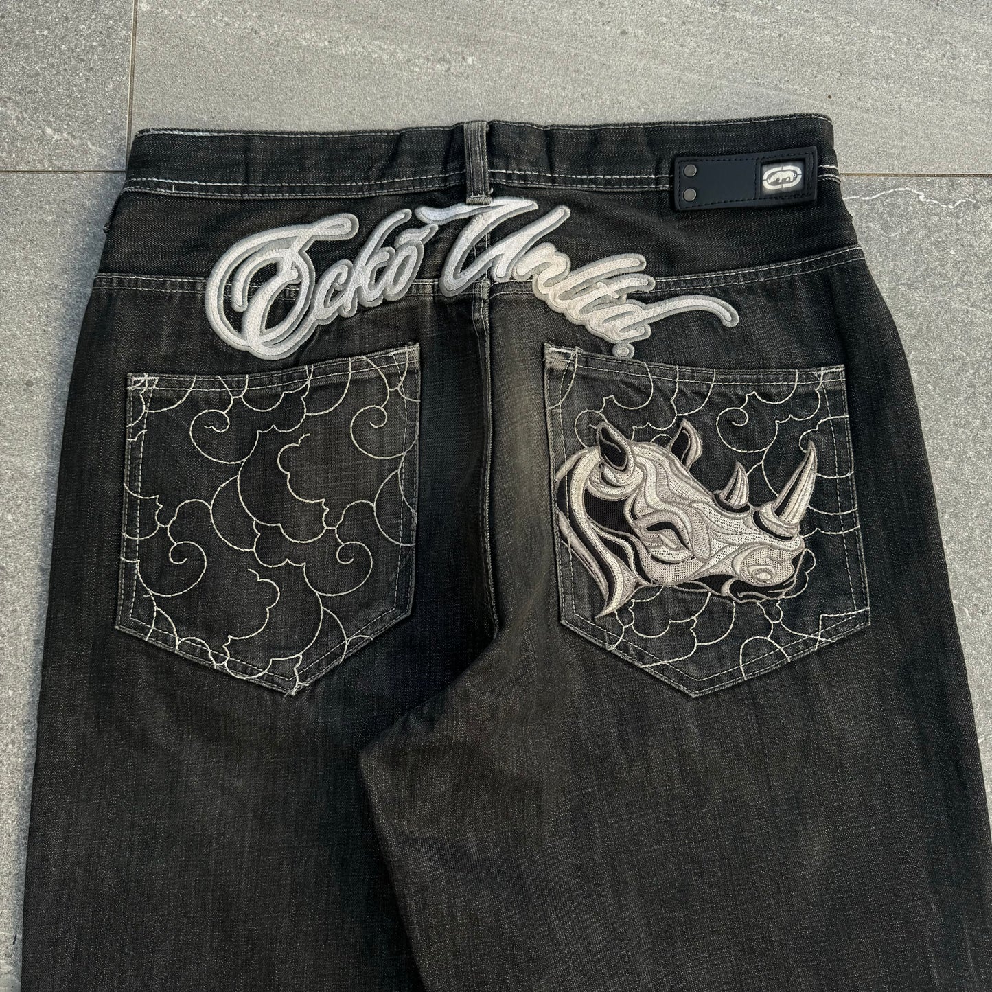 hard ecko embroidered jeans - 36x29”