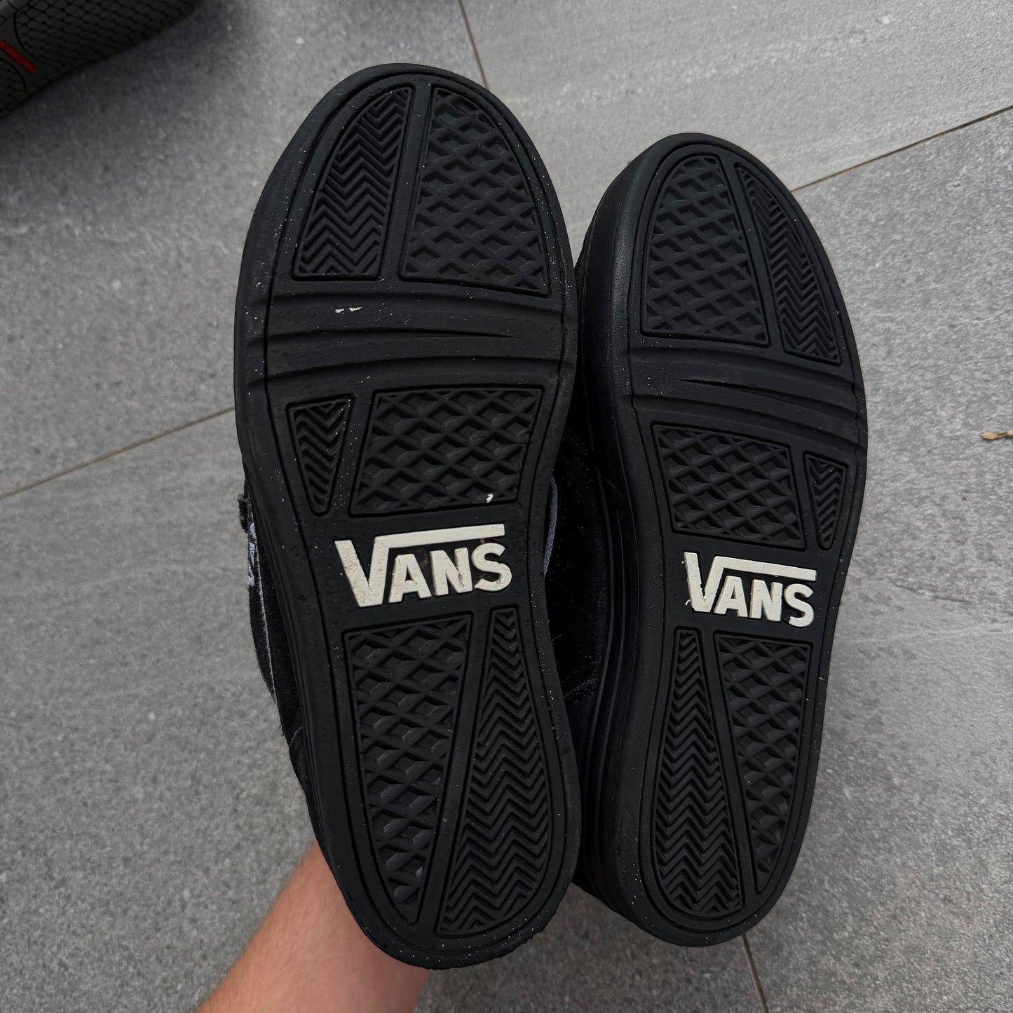 perfect pair of 00s vans. - US 10