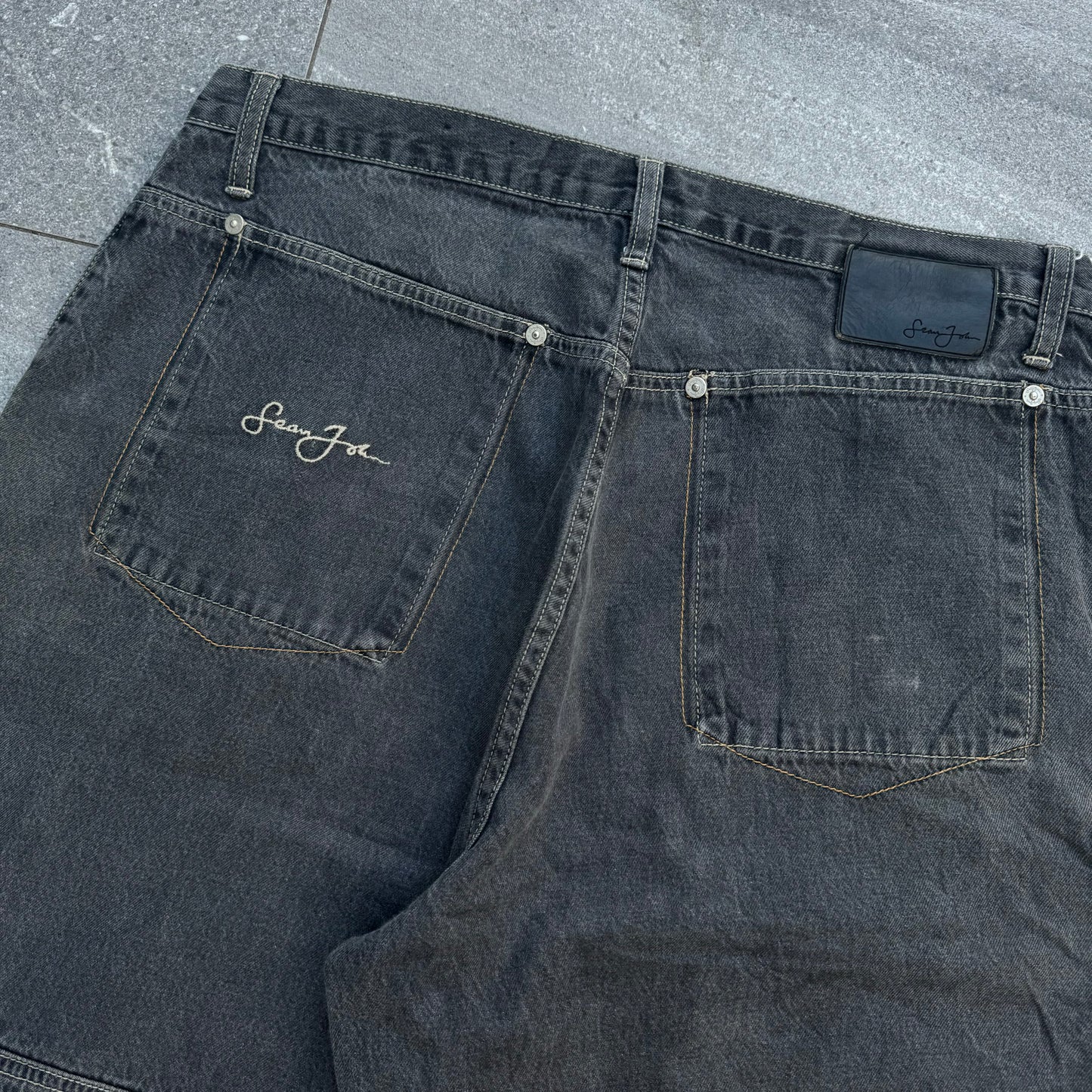 insane panelled sean john jorts - 36x13”