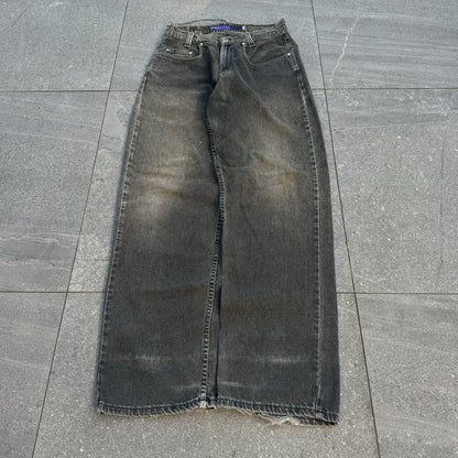 thrashed silvertabs - 30x33”