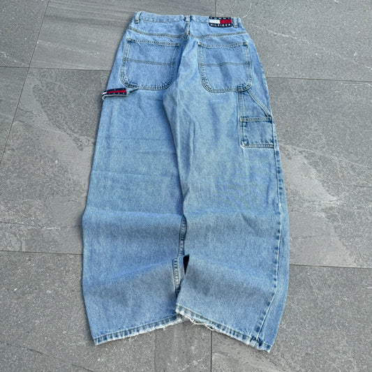 tommy classics - 30x30”