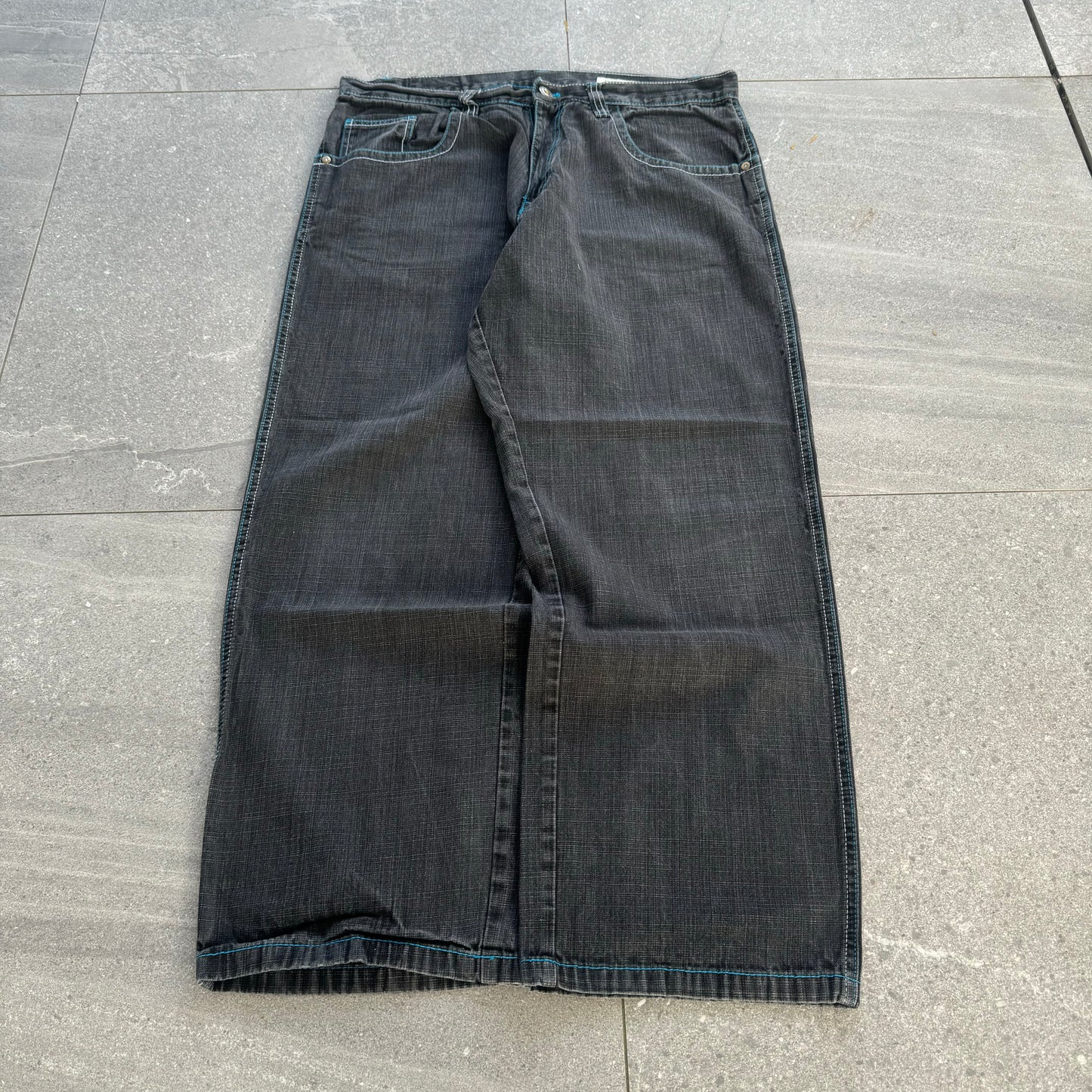 tidiest dodeca southpoles - 38x31”