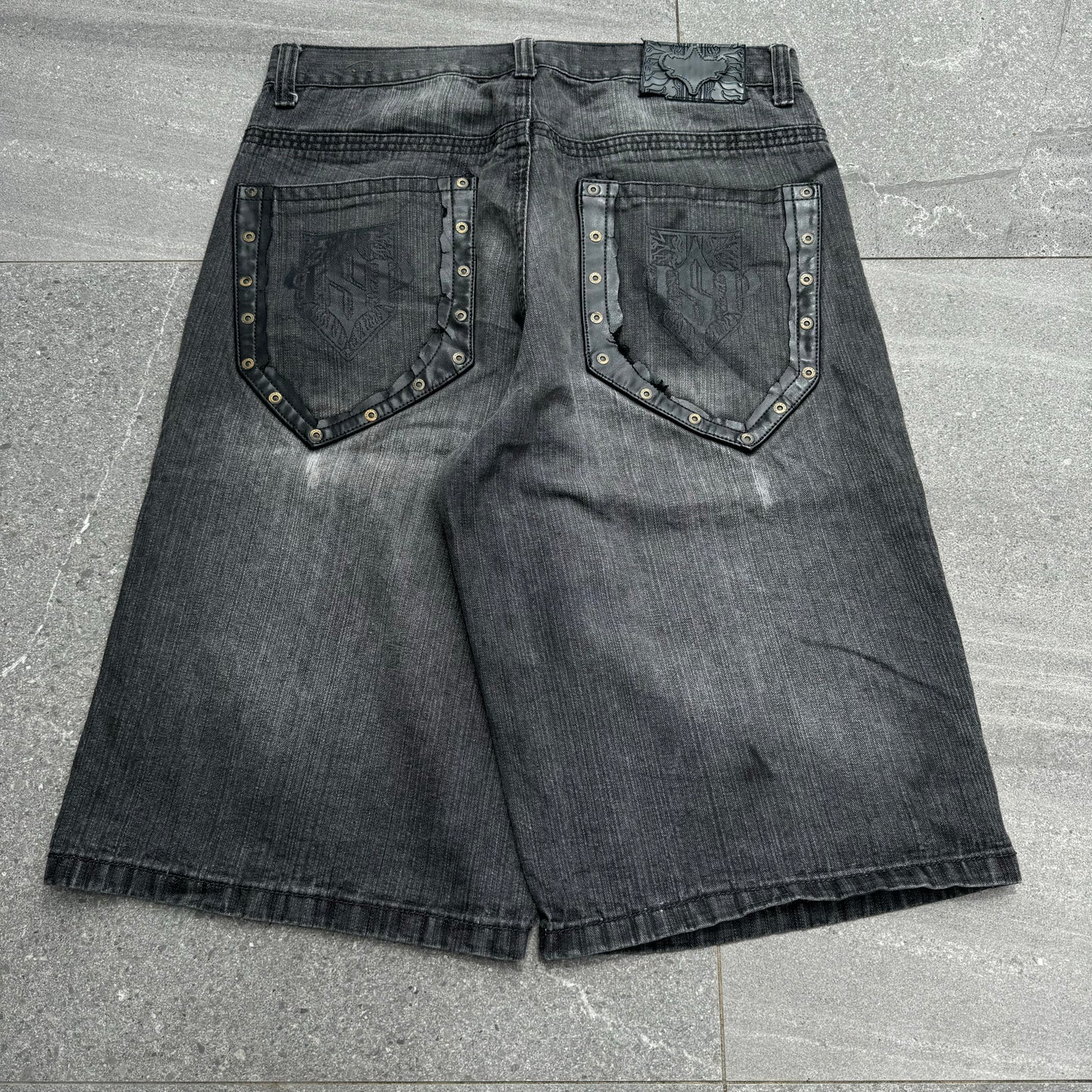 southpole leather patch jorts - 36”