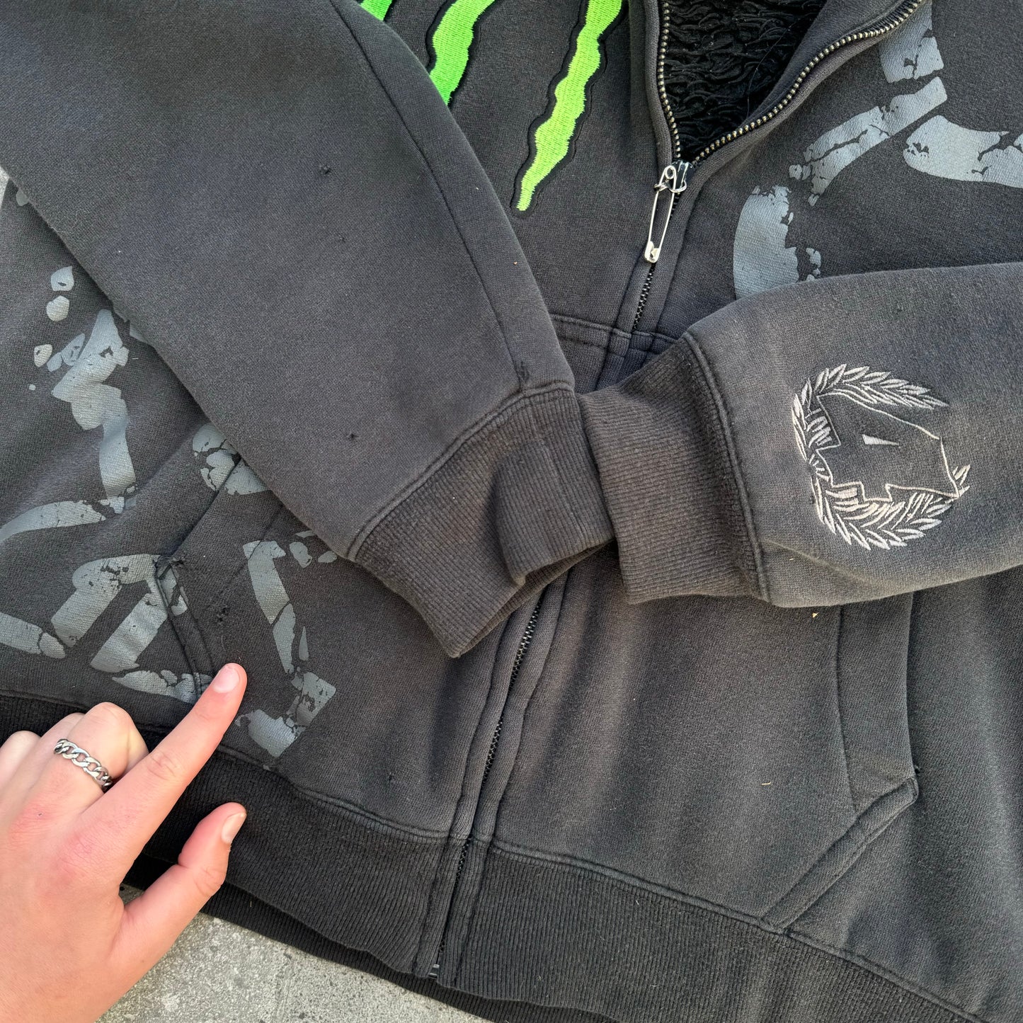 fox x monster zip up - M