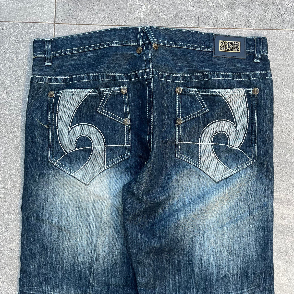 kaalu engineered bootcuts - 40x30”