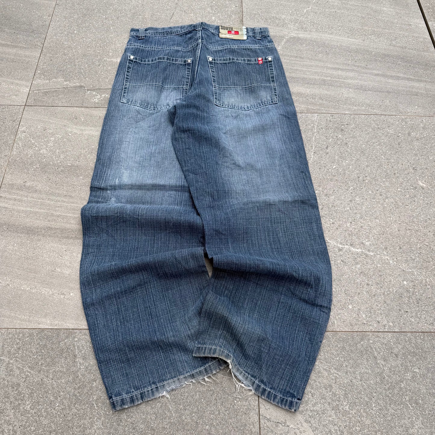 REEEEEED TABSSSSSS - 34x33”