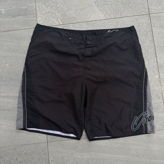 oneill pinstriped boardies - 40”
