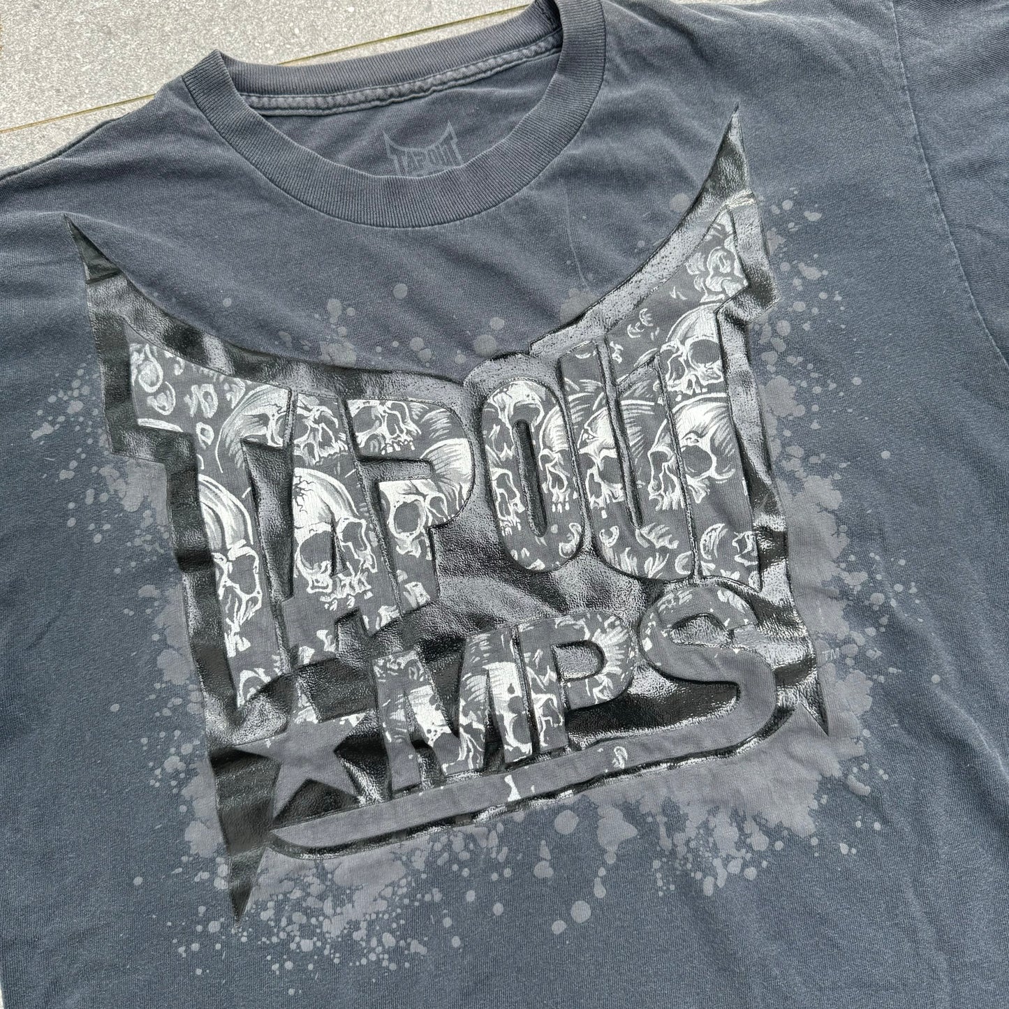 tapout skulls tee - L