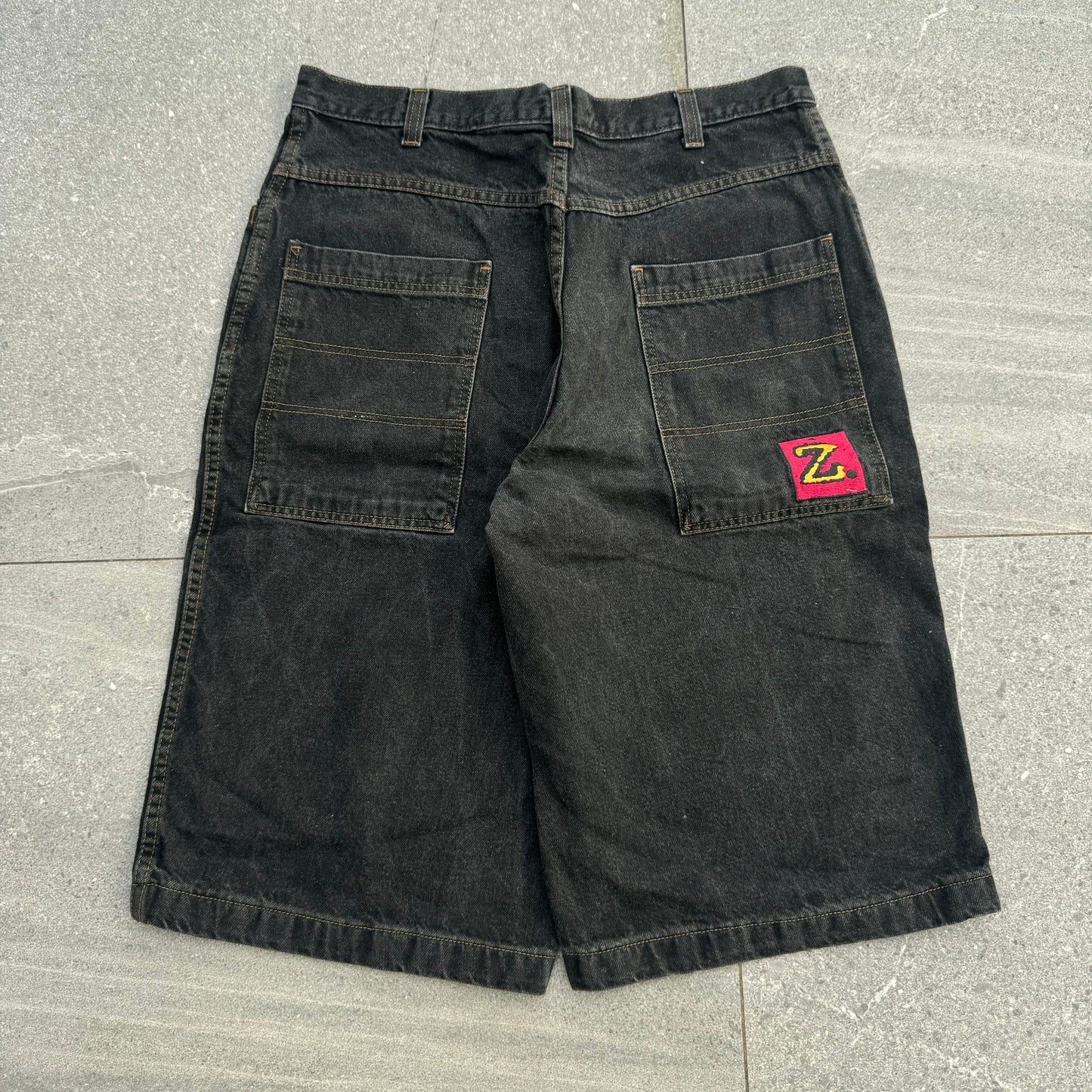 PERFECT 90s zonz jorts - 36x14.5”