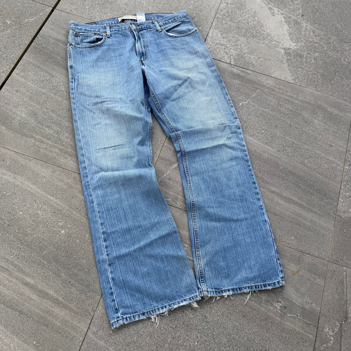 levi’s low bootcuts - 36x33”