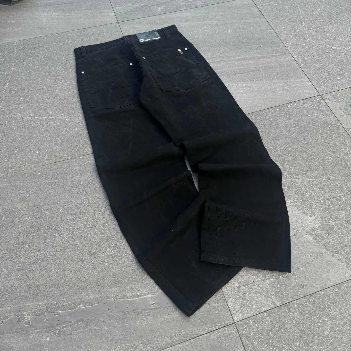 perfect everyday southpoles - 34x31”