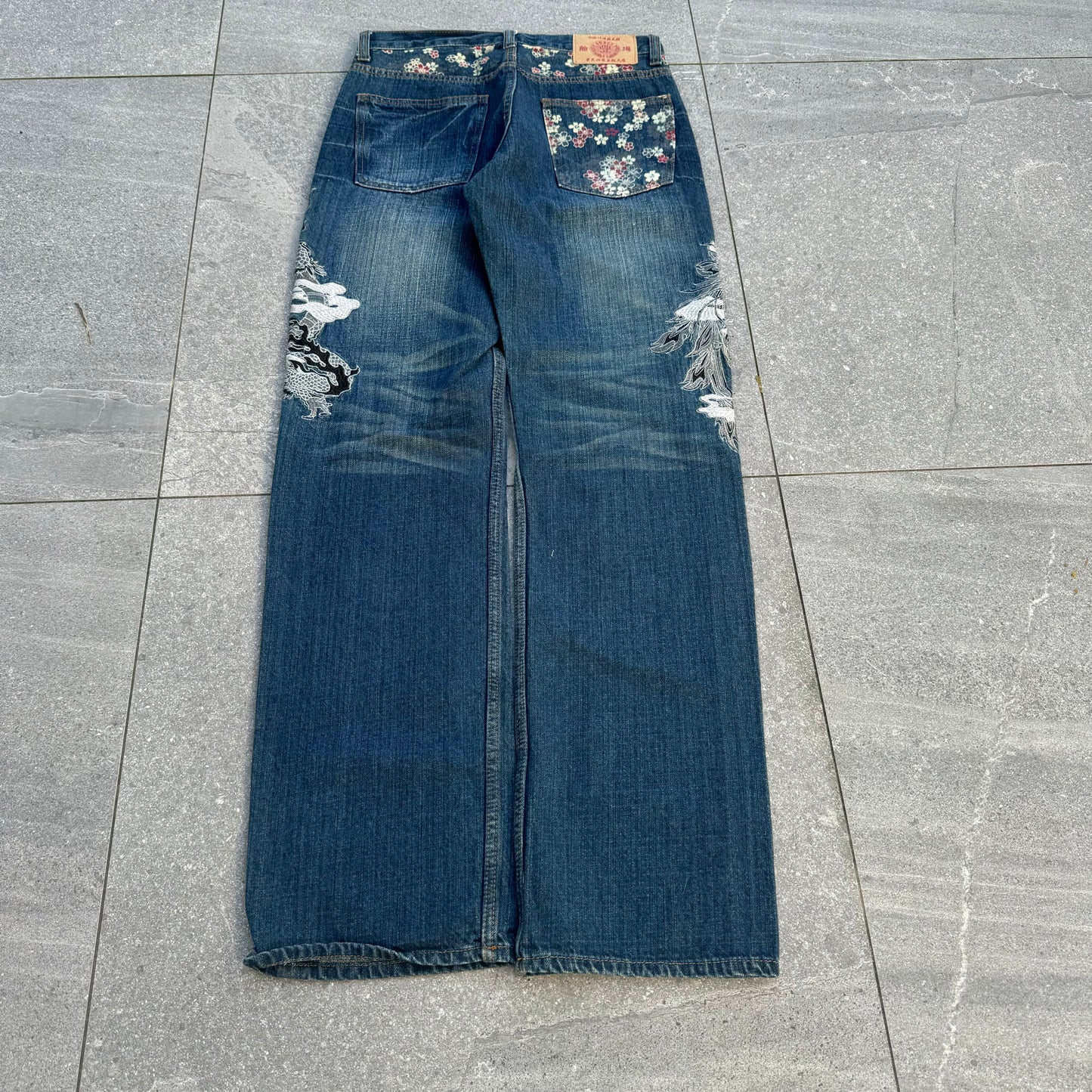 double hit dragons - 30x32”