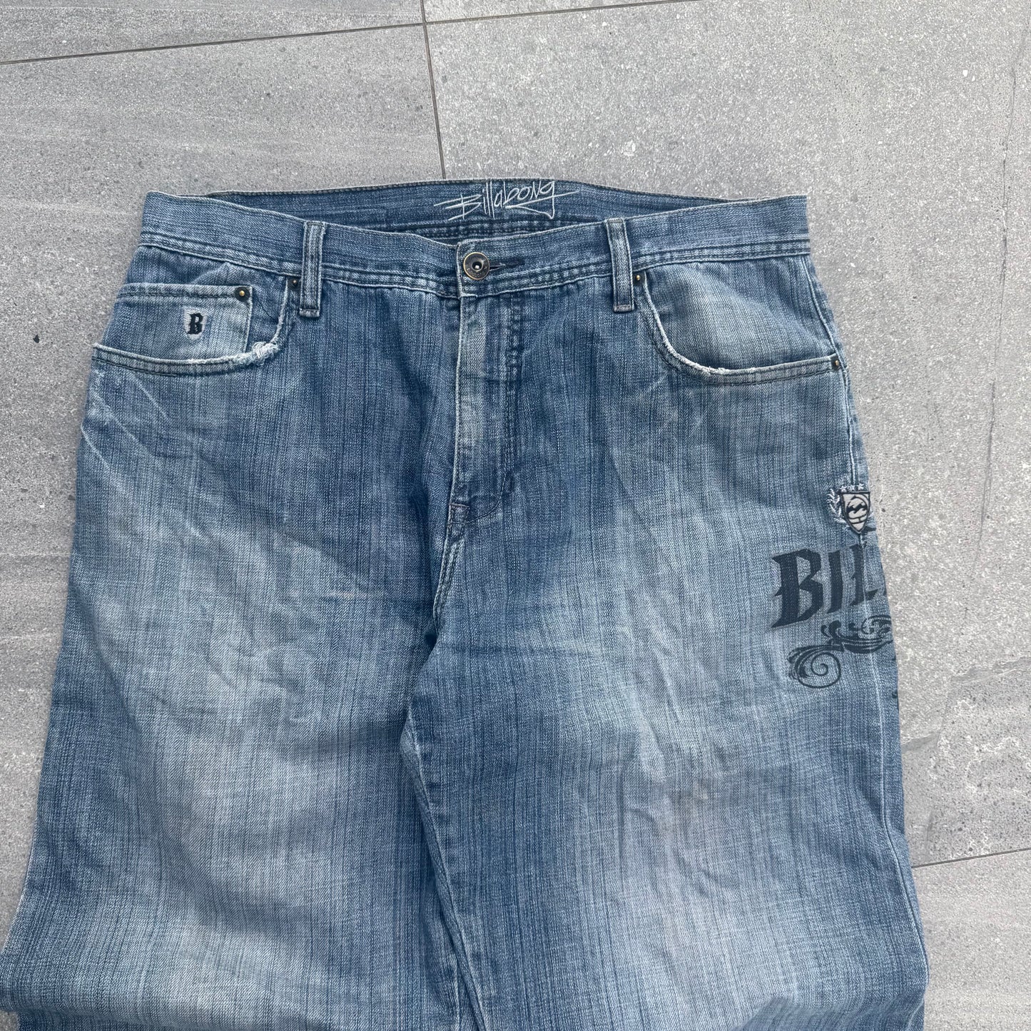 bootcut spec billabongs - 34x32”