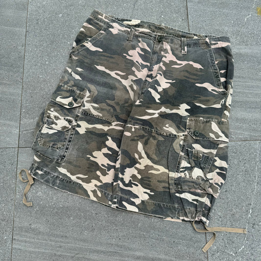 insane camo shorts - 40”