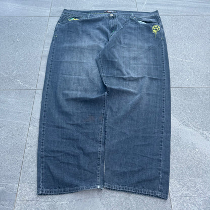 HUGEEEE jinzu jeans - 56x33”