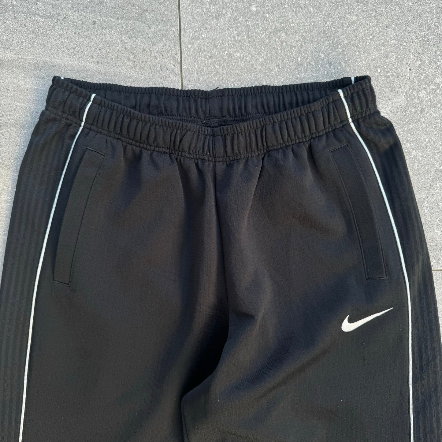 nike trackies SOOO GOOD - 30-34”