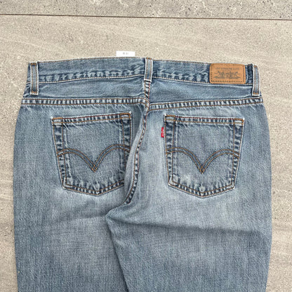 damn the wash on these is so good. levi 515 bootcuts -32x31”