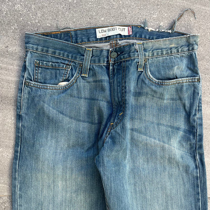 levi 527 low bootcut faders  - 32x34”