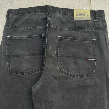 fattest black southpoles - 42x32”