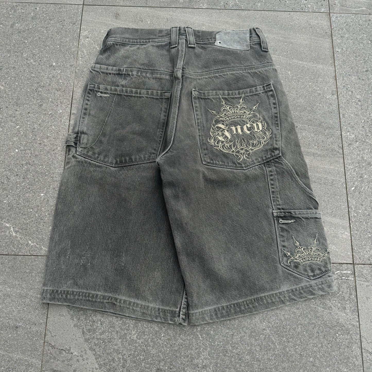 JNCO tribal barb jorts - 30”