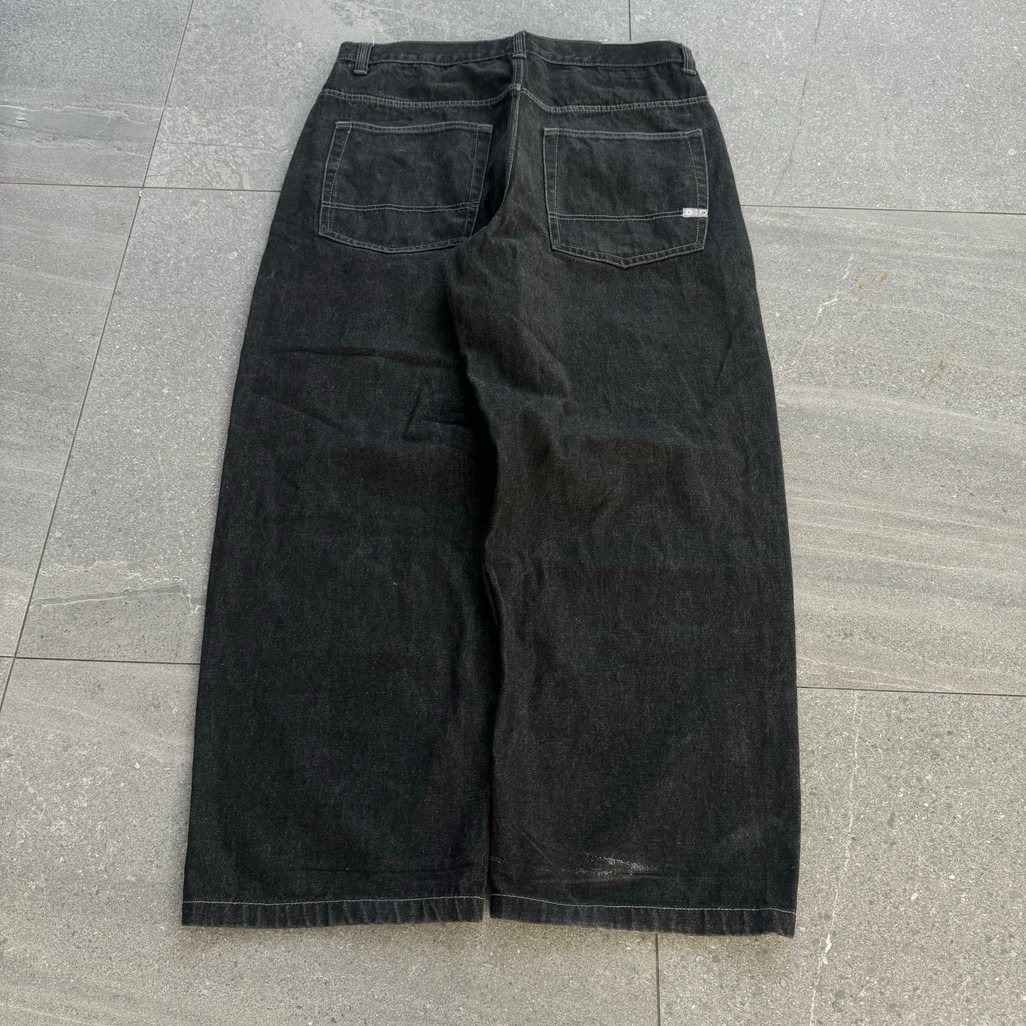 S TIER SOUTHPOLES OMGEEE - 36x31”