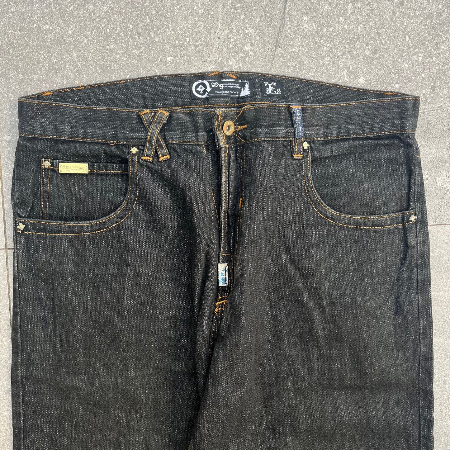 lng pocket hits - 36x33”