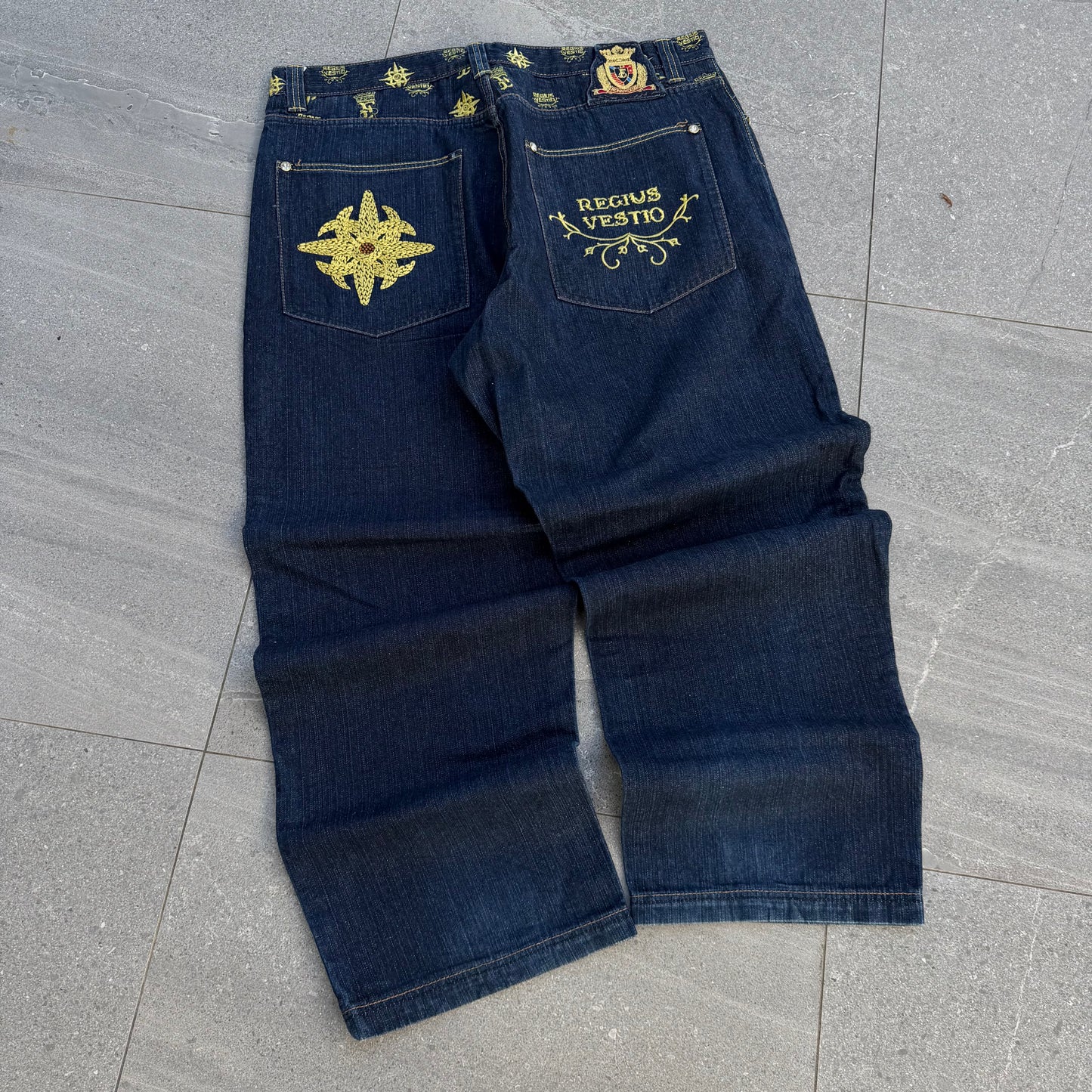 crown holder embroidered jeans - 42x32”