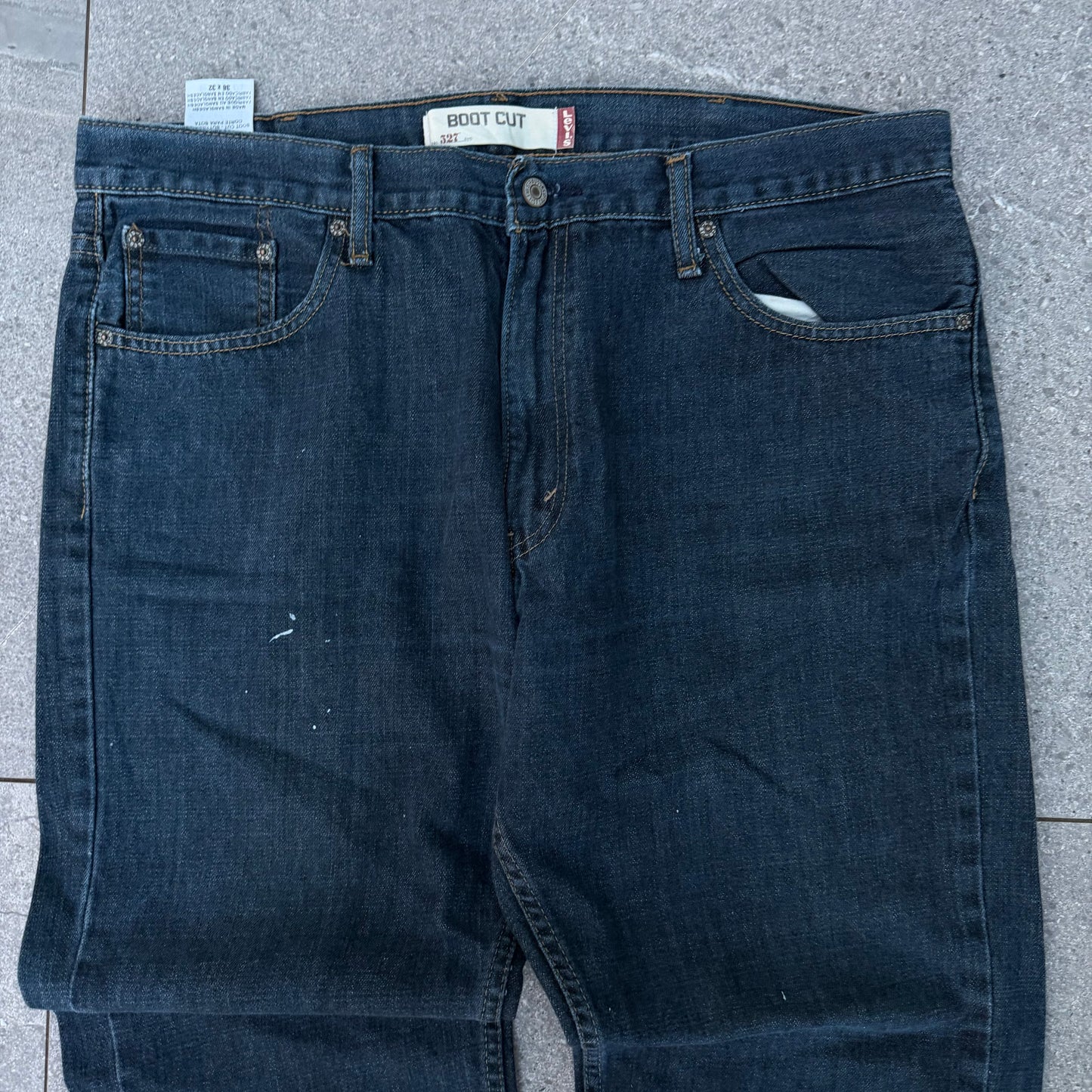 calm 527 levi’s - 38x26”