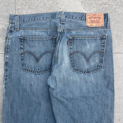 levi low rise bootcut faders - 36x32”