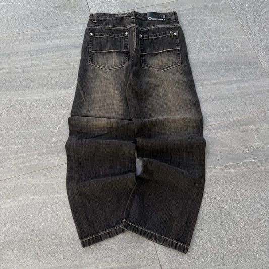 grail sand fades - 31x29”