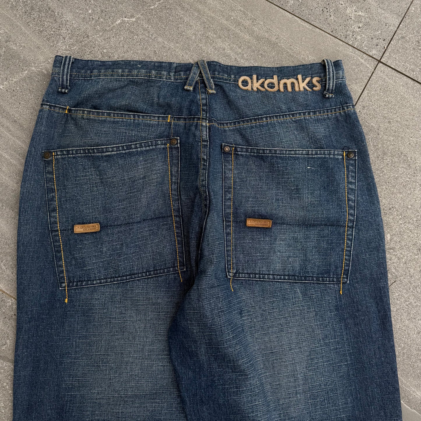 embroidered akademiks - 34x29”