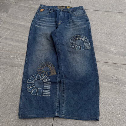 embroidered akademiks - 34x29”