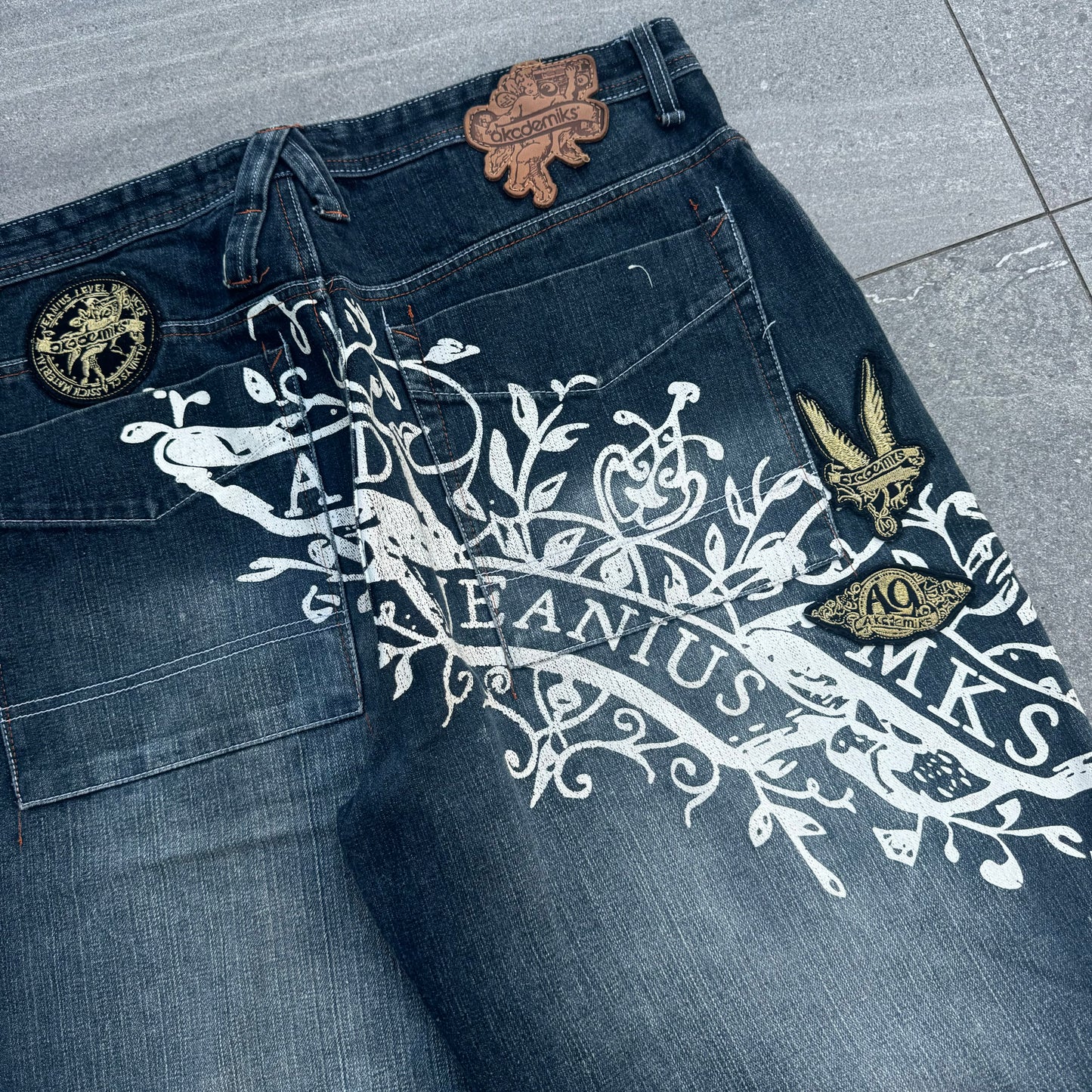 akademiks jorts - 38x14.5”