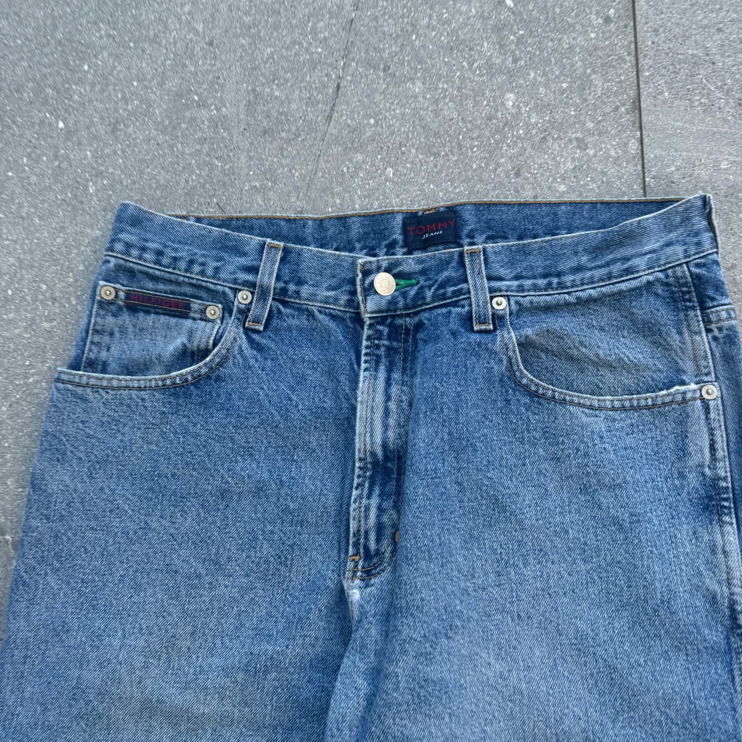 super super clean tommy jeans - 34x30”