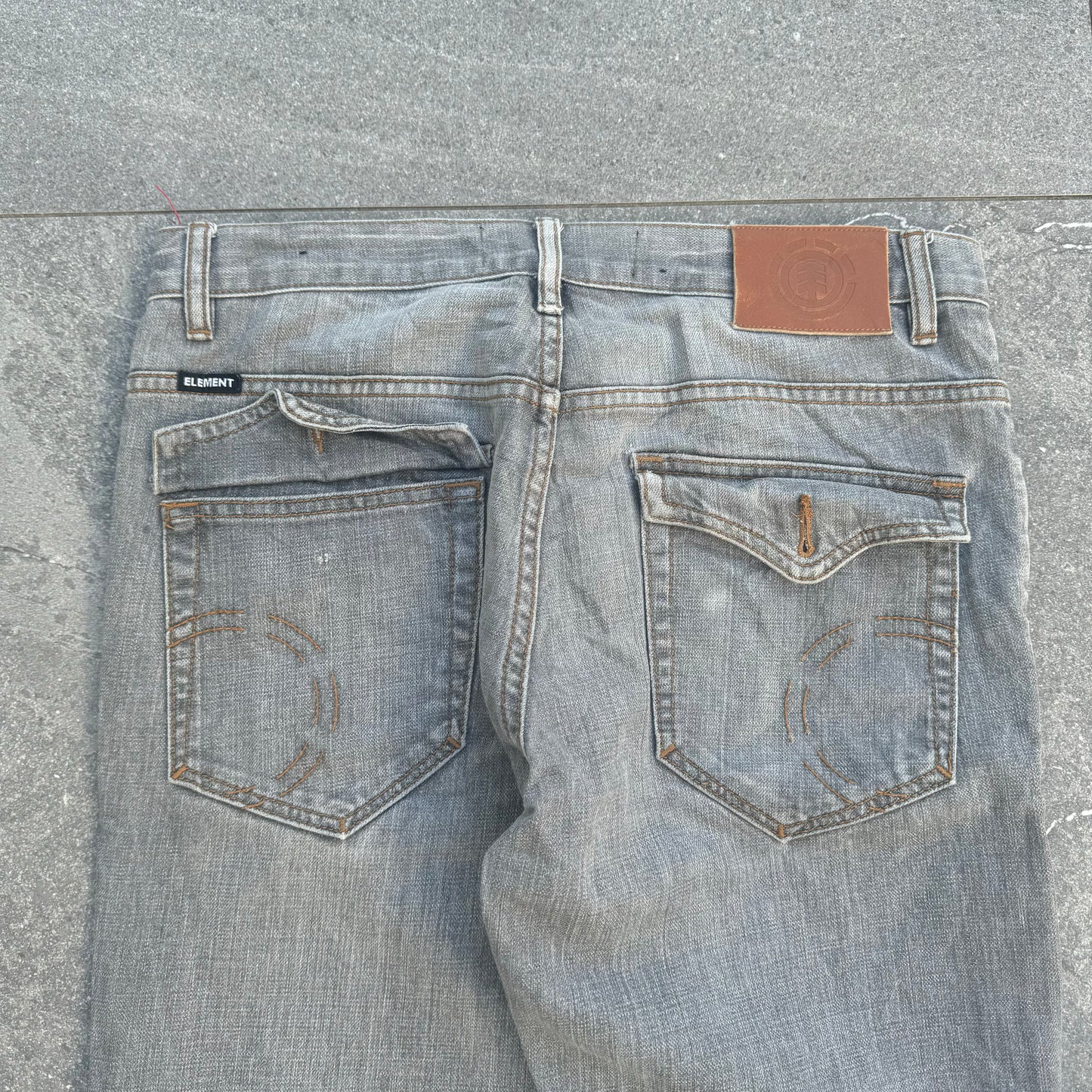 element bootcuts / straightlegs- 33x32”