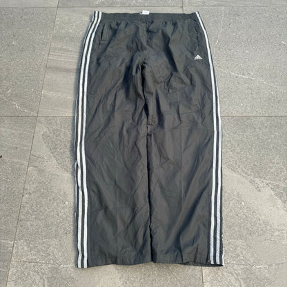 grail adidas trackies - 40” (adjustable tho)
