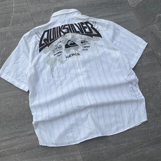 oh my god ts is beautiful. quiksilver button up - L