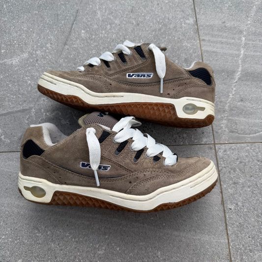 these are my size and u guys are so lucky im not keeping these - US 9.5 men’s